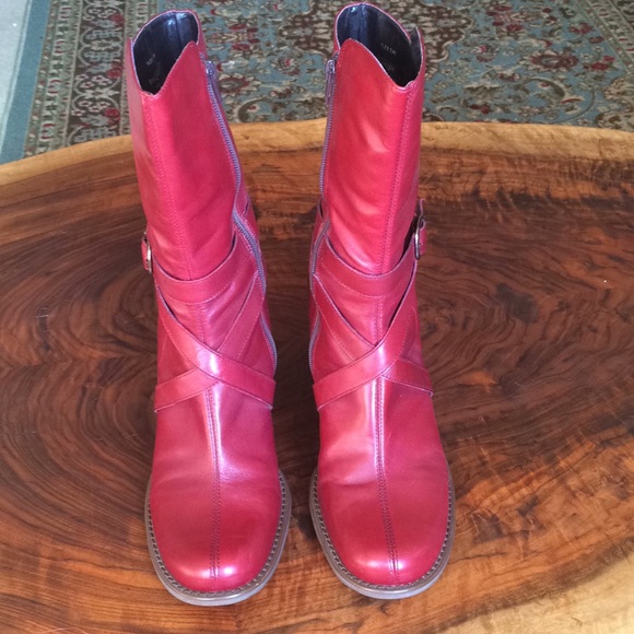 Cute red Boots! - Picture 3 of 5